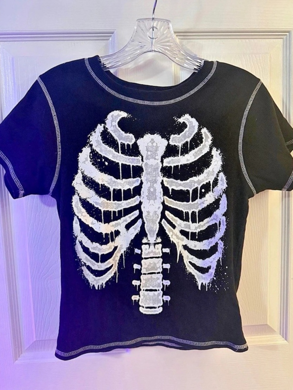 Hot Topic Skeleton Graphic Tee in Black & White Large Like New